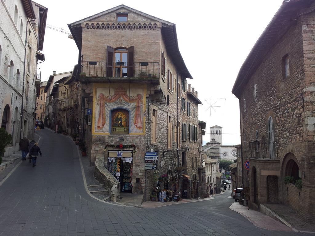 Hotel I Colori Di Assisi Exterior foto